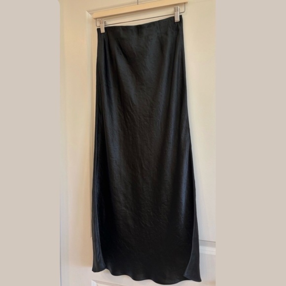 Babaton- Slip Satin Maxi Skirt Black Size 6 - Picture 8 of 10